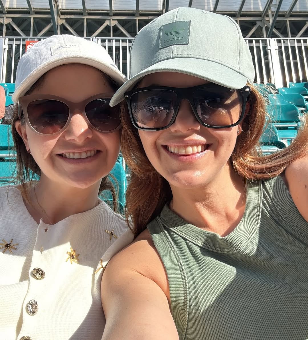 Carolina y Priscilla Jaikel, esposa y cuñada de Bryan Ruiz.