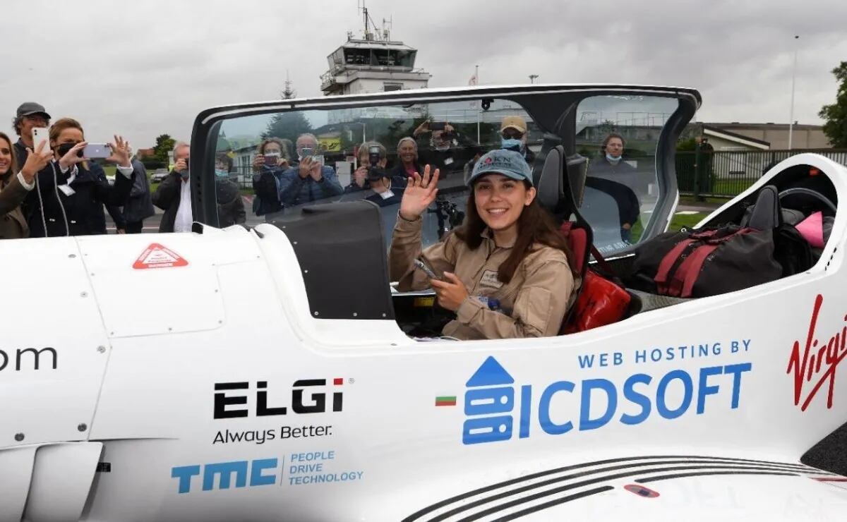Zara Rutherford tiene 19 años y quiere hacer historia al convertirse en la piloto mujer más joven de la historia de la humanidad que le da la vuelta al mundo sin nadie que la acompañe