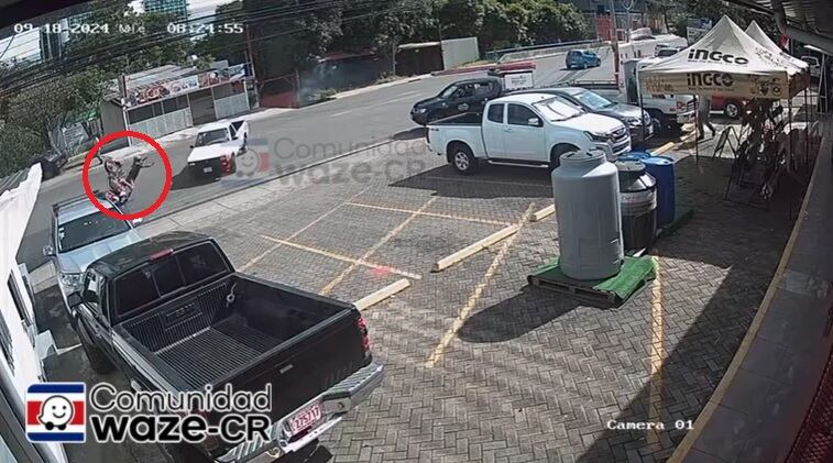 El mortal accidente fue grabado por una cámara de seguridad.
