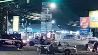 Mujer que viajaba como acompañante en moto falleció tras salir expulsada en violento choque