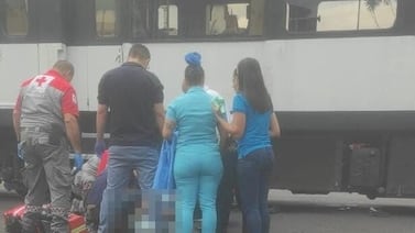 Adulta mayor, con aparentes problemas de audición, murió atropellada por el tren