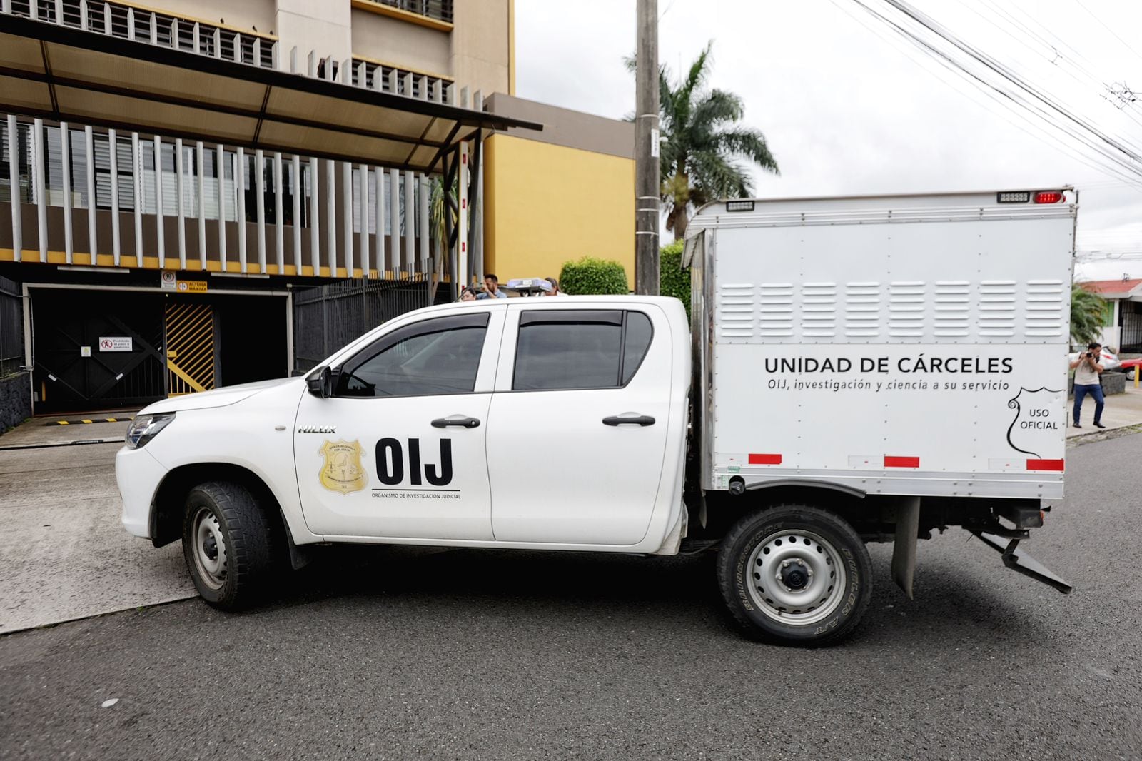 Marta Esquivel, presidenta ejecutiva de la CCSS, llegó a celdas del OIJ en un vehículo judicial desde Pérez Zeledón.