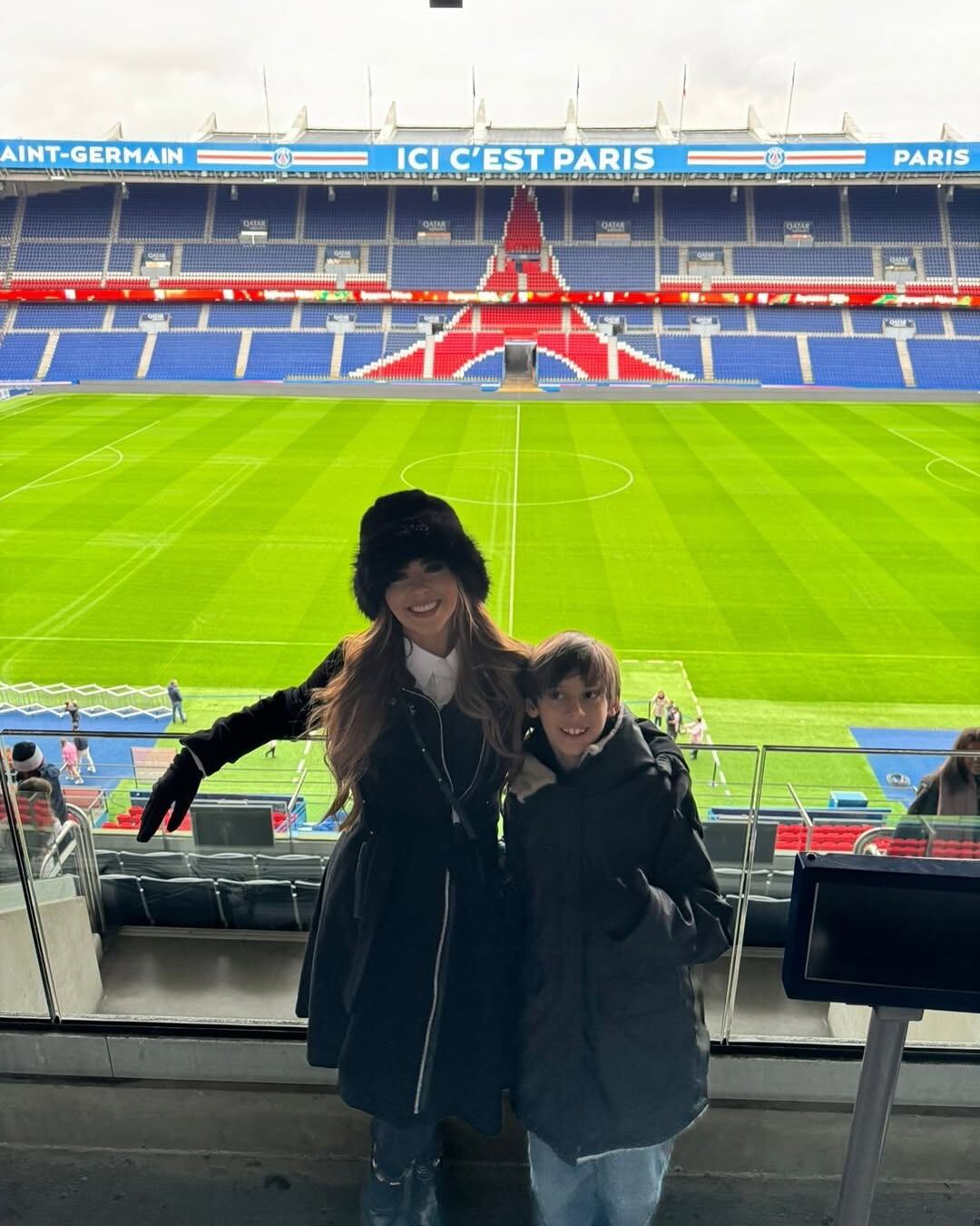 Keyla Sánchez cumplió en París, Francia, uno de los mayores deseos de su único hijo Thiago, de 10 años.