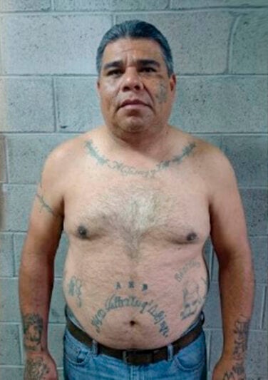 Un presunto integrante de la MS-13 fue detenido en Sonsonate Oeste mientras utilizaba vestimenta asociada con un sacerdote.