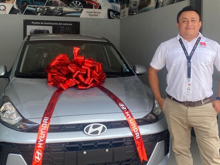 Jimmy se había esforzado por comprar su carro, pero no pudo disfrutarlo tanto como deseaba.