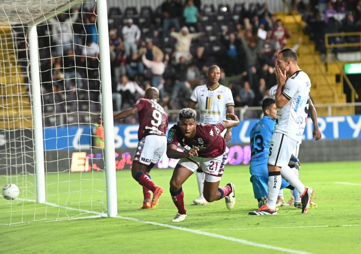 16/04/2024, San Jose, Tibas, Estadio Ricardo Saprissa, partido de la jornada 18 del torneo de clausura 2024 entre el Deportivo Saprissa y el Municipal Liberia.
