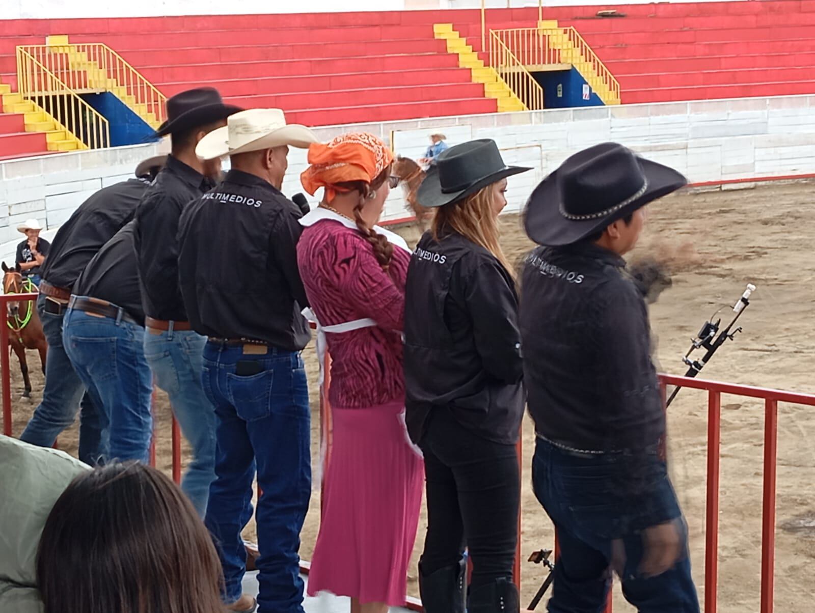 Edgar Cartín y su nuevo personaje Lola, la chancera harán de las suyas en las corridas de toros de Zapote 2024.