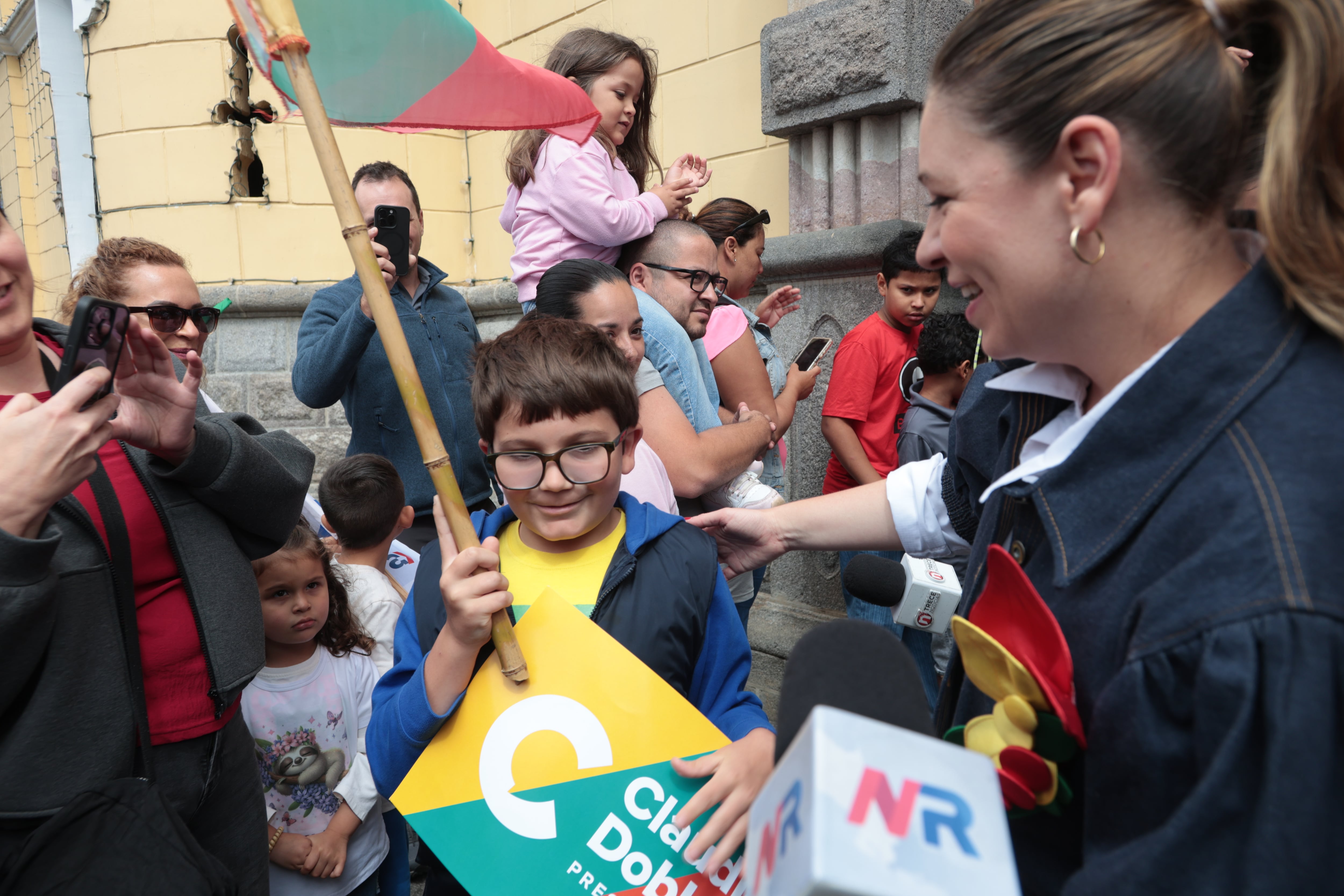 01/02/2026/ la candidata presidencial del partido Coalición Agenda Ciudadana Claudia Dobles visita el Museo de los Niños que emiten el voto infantil / Foto John Durán