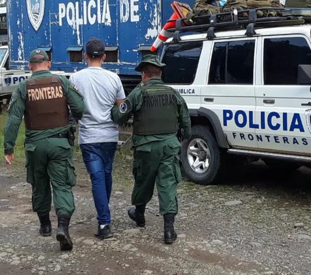 Policía de Fronteras detiene en Sarapiquí a sujeto de apellido Vargas con orden de captura. Foto: MSP