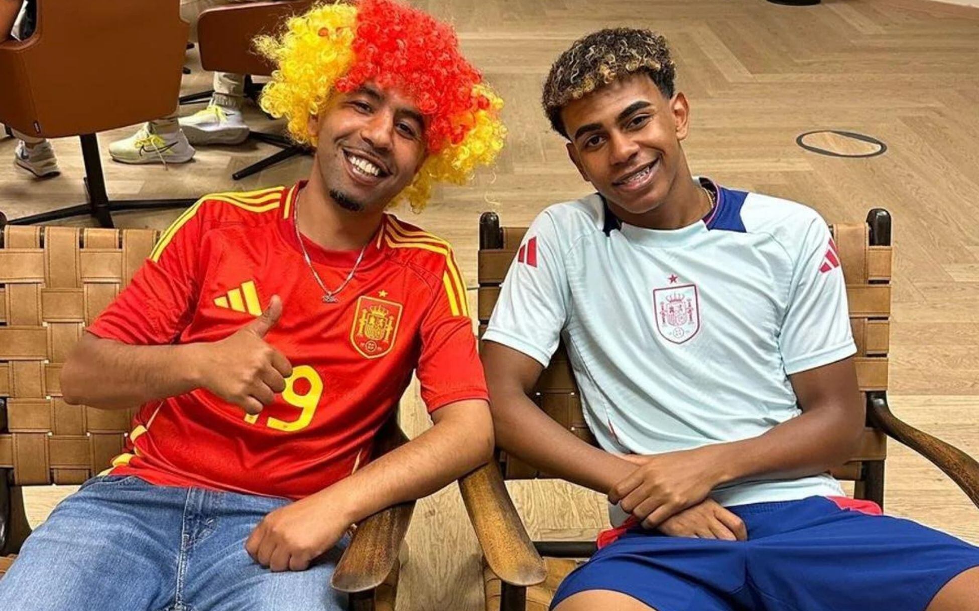 Lamine Yamal comparte una relación muy cercana con su padre, Mounir Nasraoui, quien se ganó el corazón de la afición azulgrana y el pueblo español. Foto tomada de Instagram.