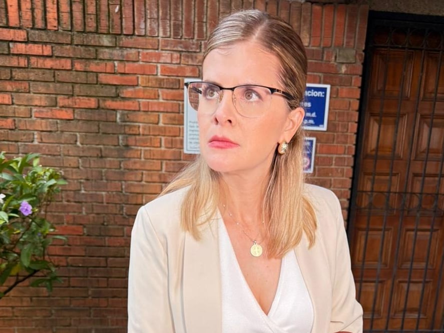 Diputada oficialista revela que impidió a candidata presidencial ir a importante debate televisivo