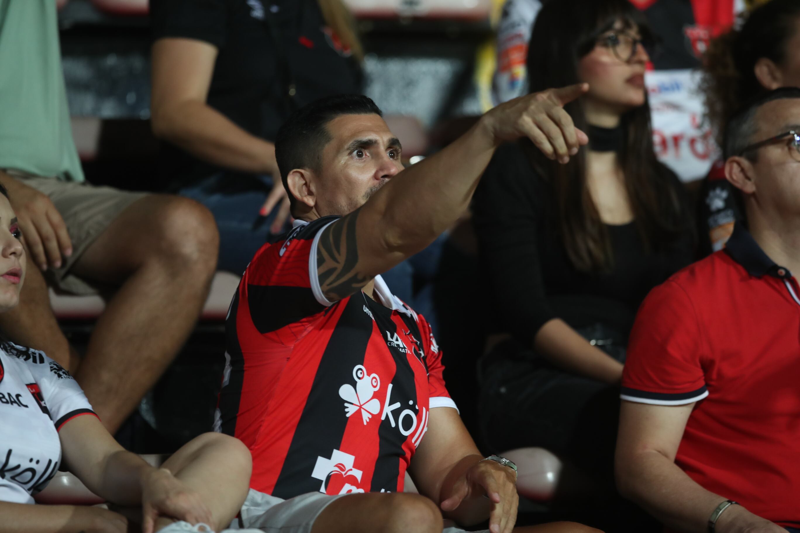 12/03/2024/ juego de vuelta entre Liga Deportiva Alajuelense vs New England Revolution por la CONCACAF Champions Cup en el estadio Alejandro Morera Soto donde el técnico Alexandre Guimarães vuelve al fútbol de Costa Rica dirigiendo a la Liga / Foto John Durán