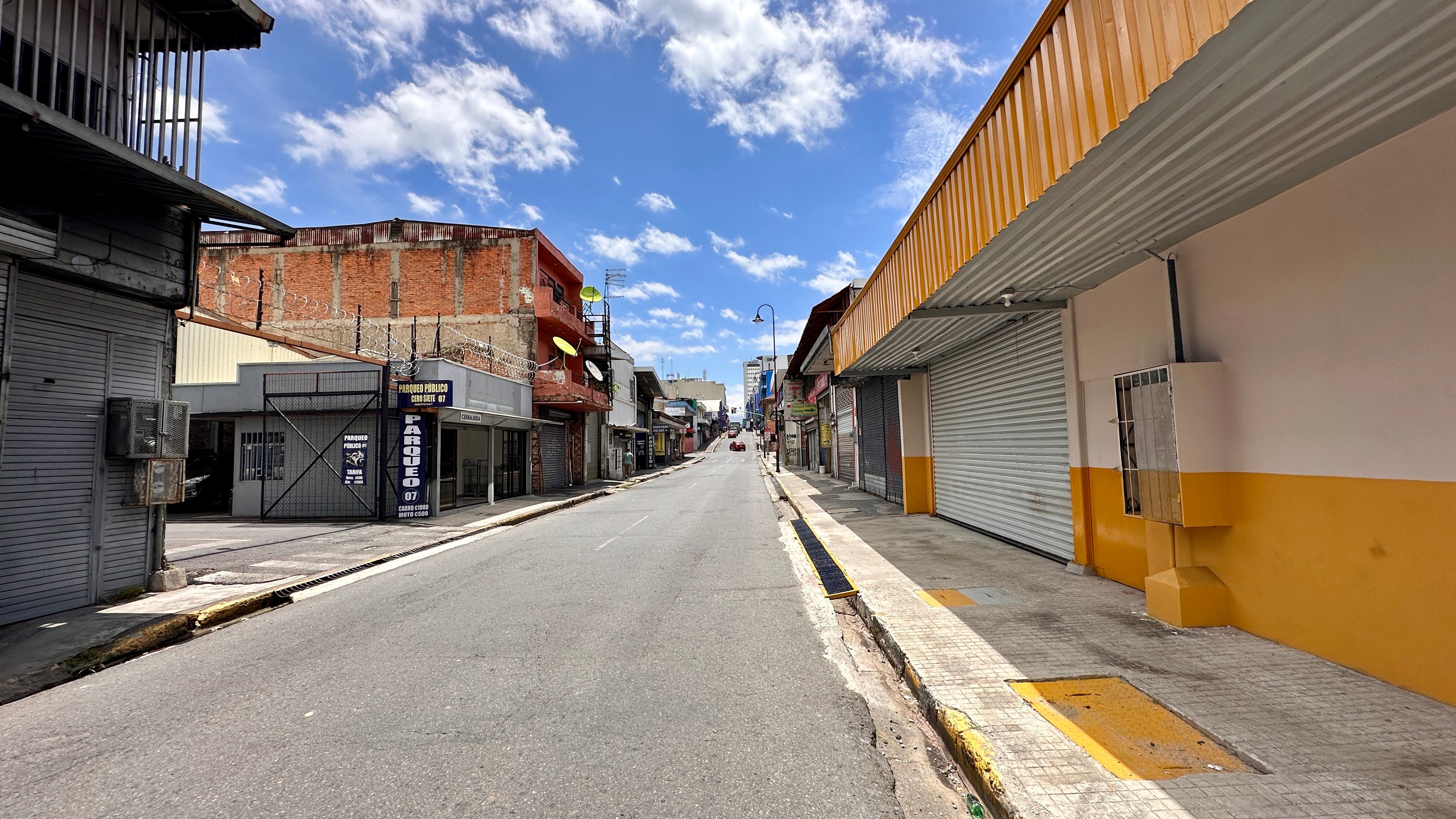 Cine Center City, calle 4 avenida 6 y 8