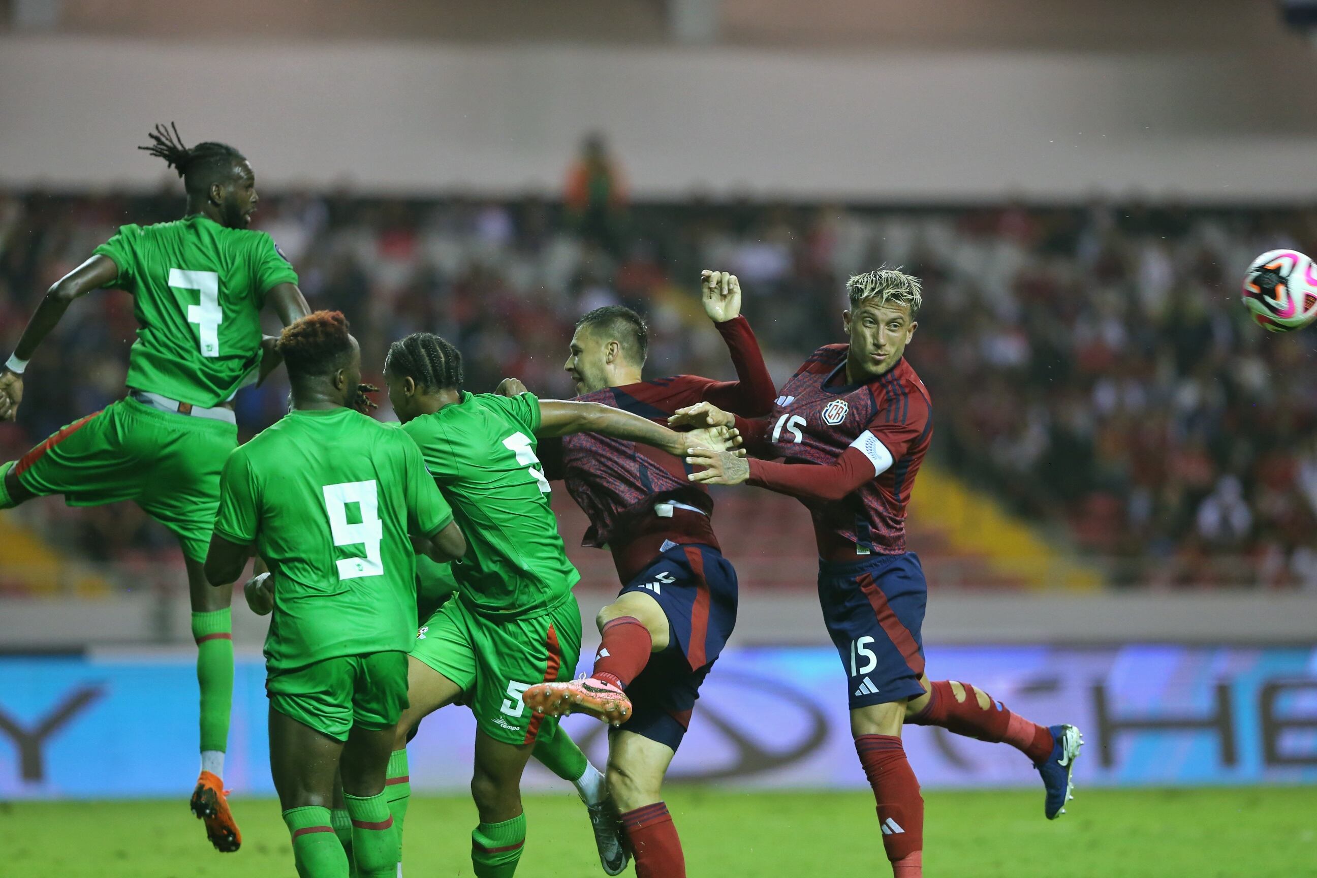 05/09/2024/  Juego entre la selección nacional de Costa Rica vs Guadalupe por la Nations League 2024 de CONCACAF en el estadio Nacional / Foto John Durán