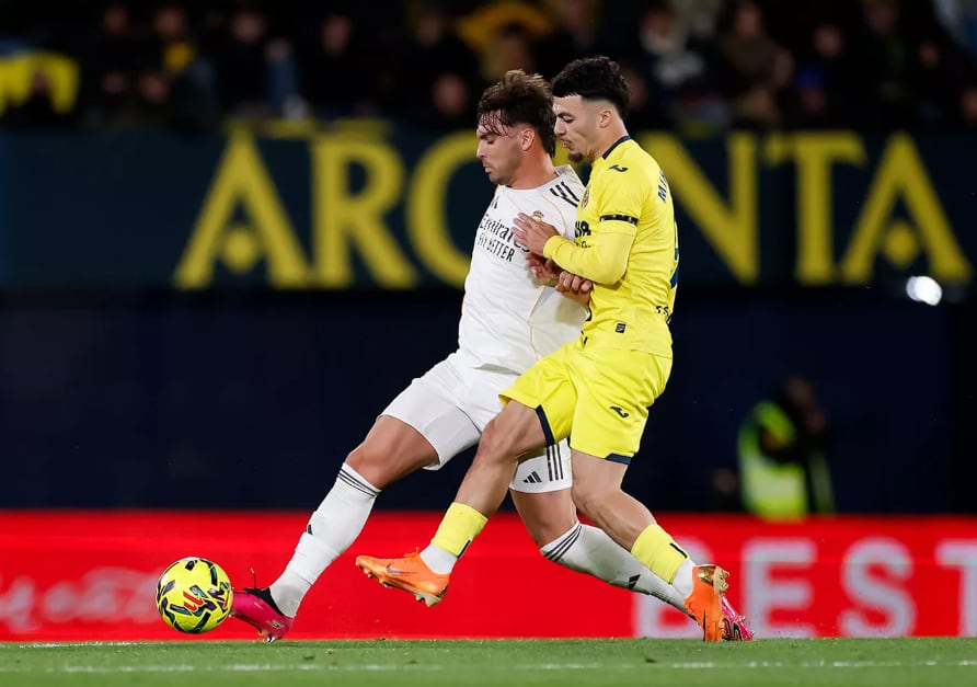 रिअल माद्रिदने व्हिलारियलचा 2-0 असा पराभव केला.