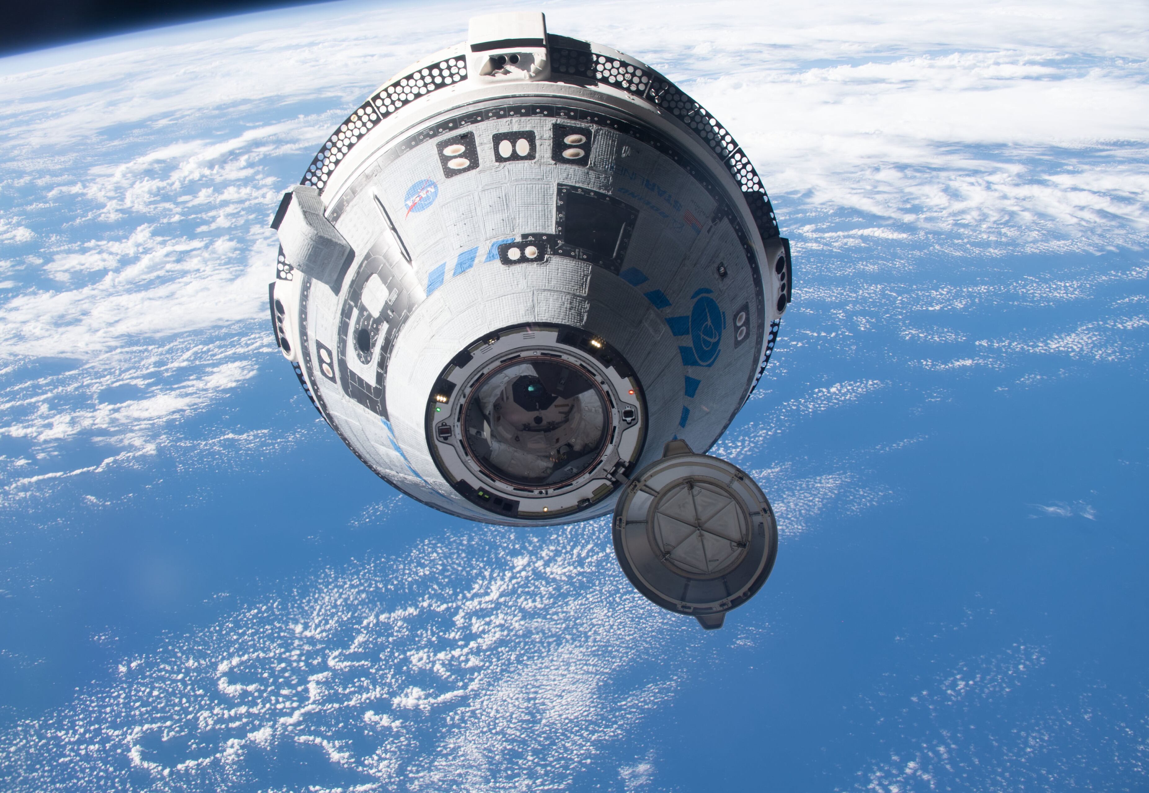 La cápsula Starliner regresa a la Tierra, pero sin su tripulación. Foto: Nasa.
