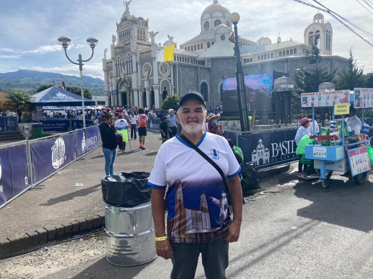 Alejandro Llano vino a pedir por la salud de su hermano y su cuñado