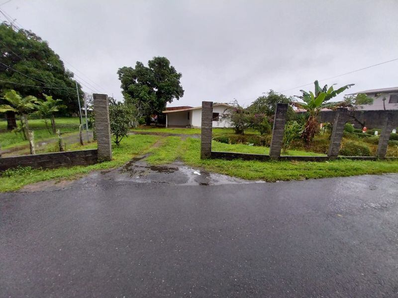 Esta casa en Guápiles está full tejas.