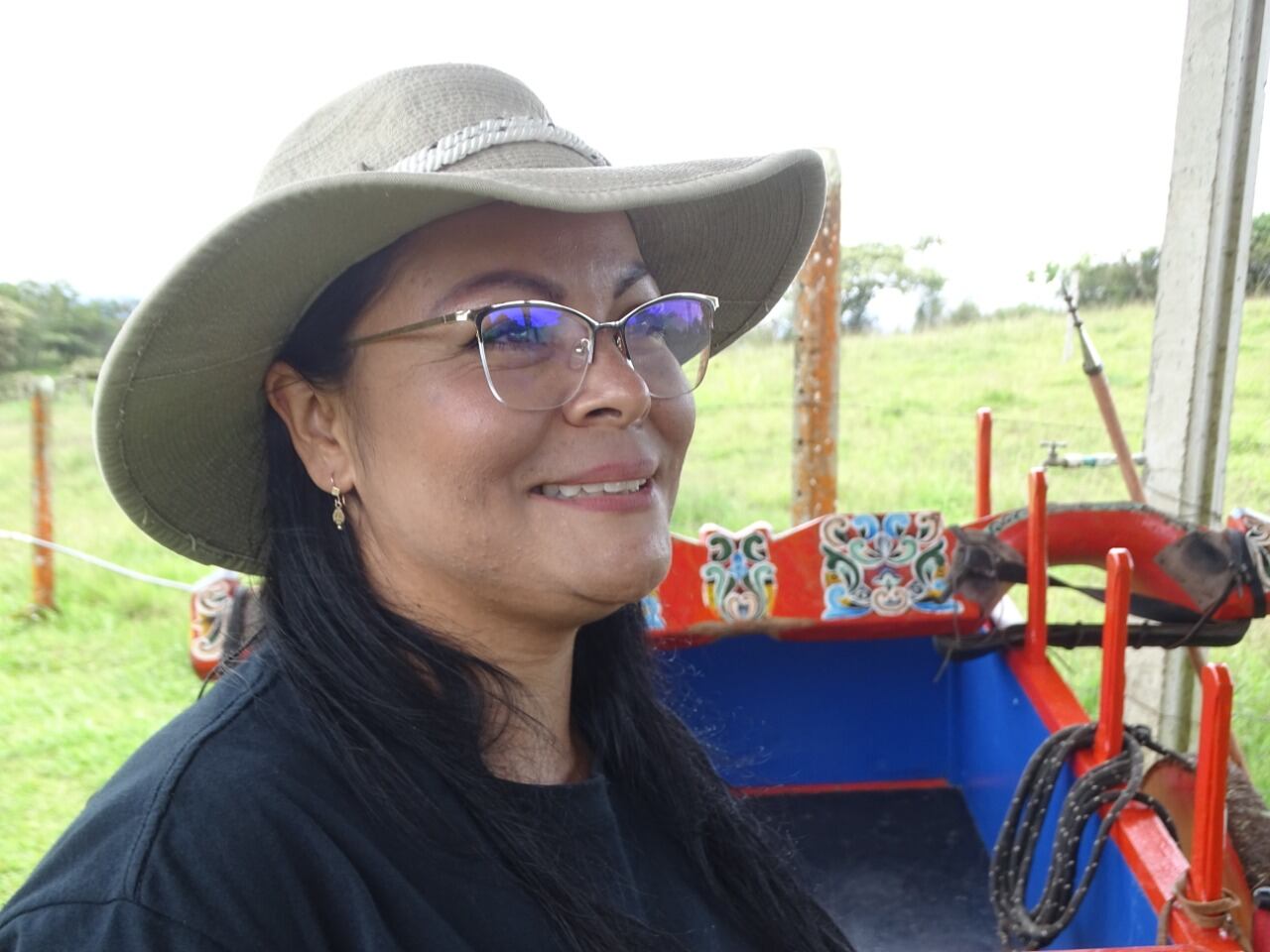 Magaly Molina Vega vive en Birrisito de Paraíso de Cartago y nos confirma que toda la vida ha sido boyera, que prácticamente nació dentro de una carreta y que mientras