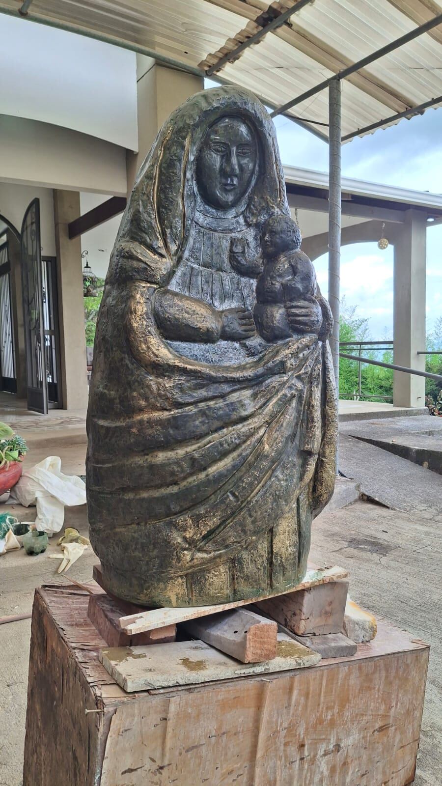 José Francisco Valerio Arce cumplió 31 años de organizar la caravana de la virgencita en honor a la Negrita de los Ángeles, este 2025 también luchó por una ermita en la Casa de la Cultura de la comunidad y la imagen de 1 metro la hizo el escultor Luis Alonso Ramírez como parte de la colección "Desde el origen".