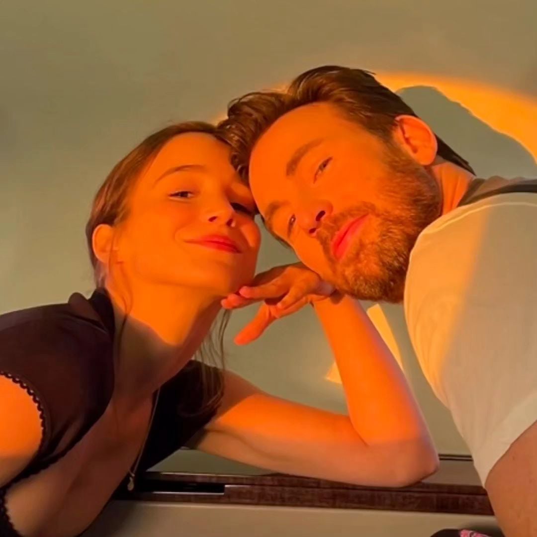 El actor Chris Evans se casó en secreto con su novia Alba Baptista.