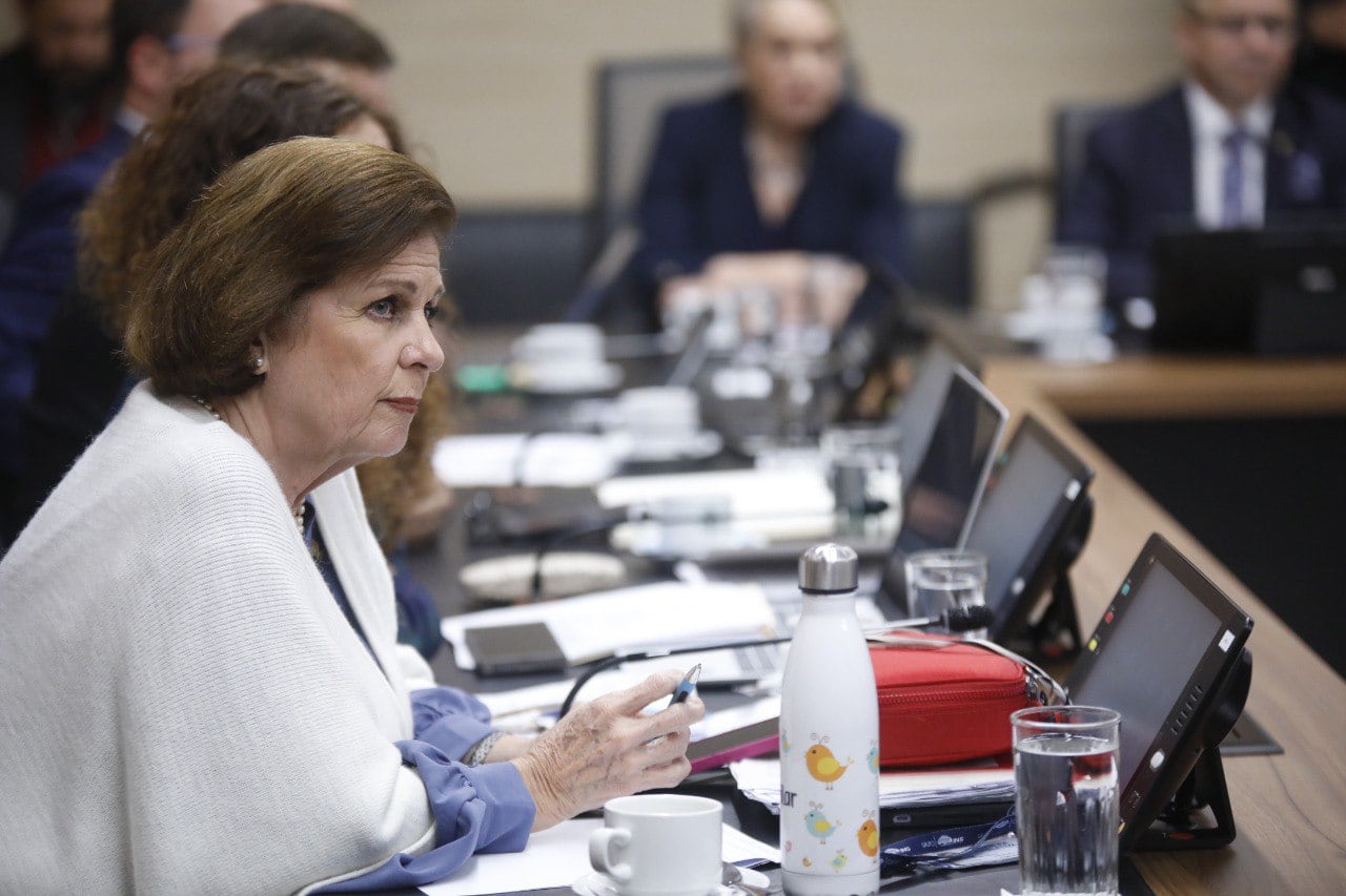 Laura Fernández, presidenta electa y ministra de la Presidencia, se reunió con las jefaturas de fracción salientes, para solicitarles la priorización de siete proyectos de ley.