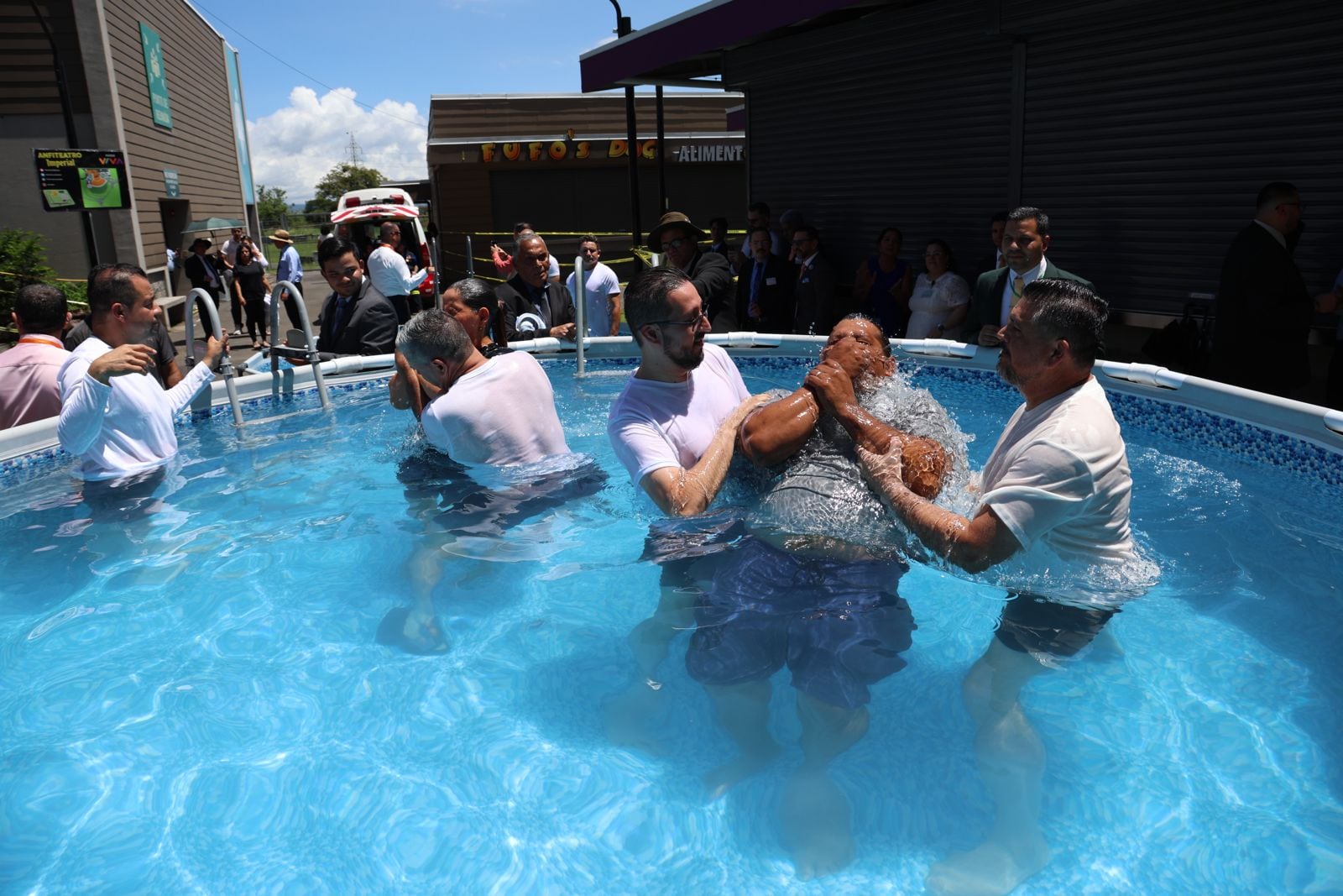 Más de 5.500 personas asistieron al inicio de la Asamblea Regional de los Testigos de Jehová en el Centro de Eventos Printea, en La Guácima de Alajuela, entre el 12 y 14 de junio del 2026.
