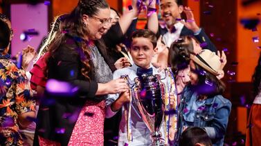 Ganador de Spelling Bee recibió una sorpresota al llegar a su escuela en Palmares