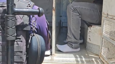 Policía detuvo a sujeto por sospechoso caminado y no van a creer el delito que confesó el hombre sin pena alguna
