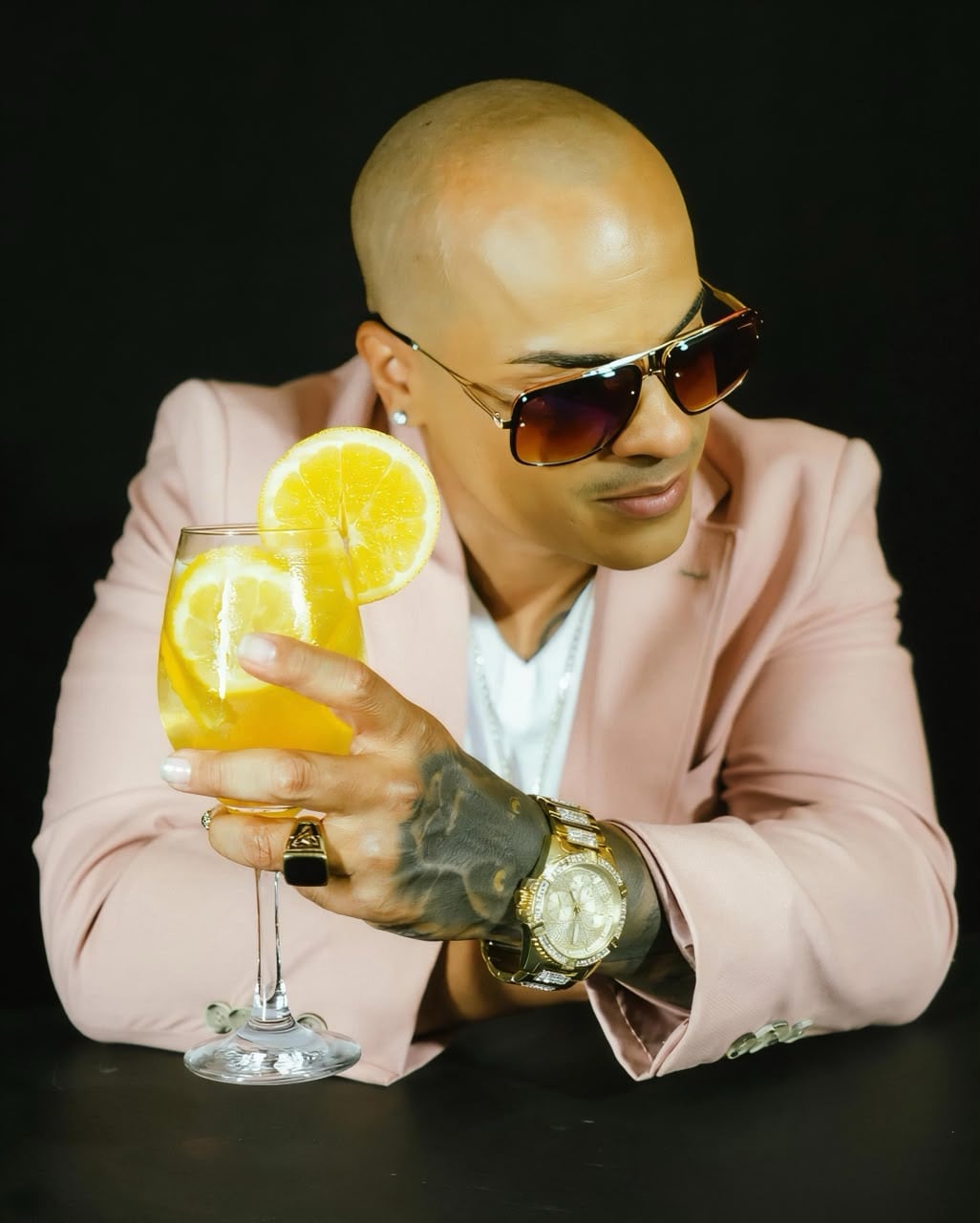 cantante costarricense Jean Pickering, conocido artísticamente como Bachata Bad Boy