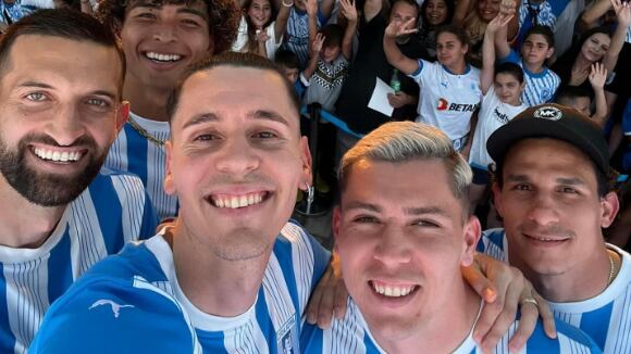 Carlos Mora, Luis Paradela