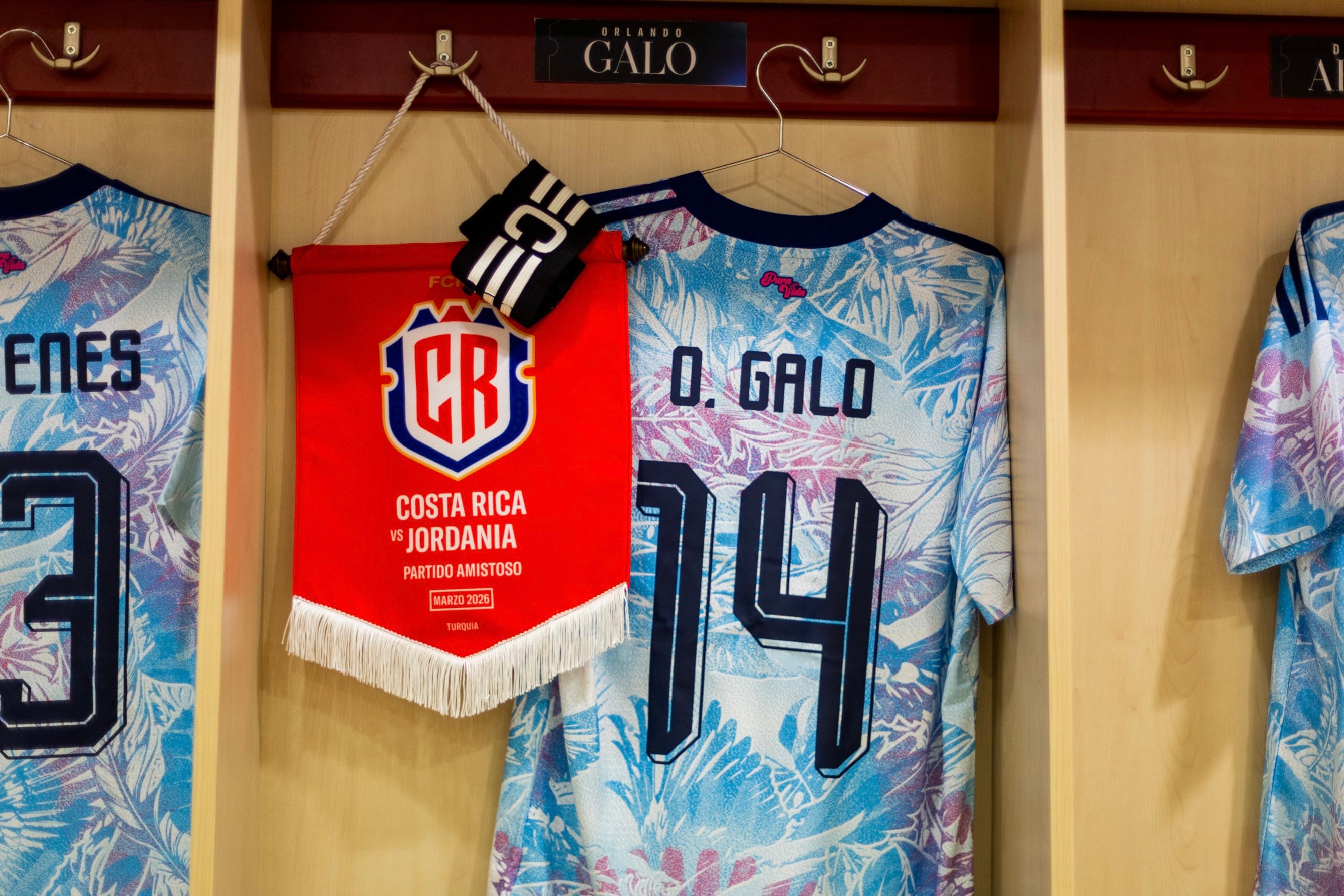 La Selección de Costa Rica estrena su uniforme alternativo en el amistoso internacional contra Jordania.