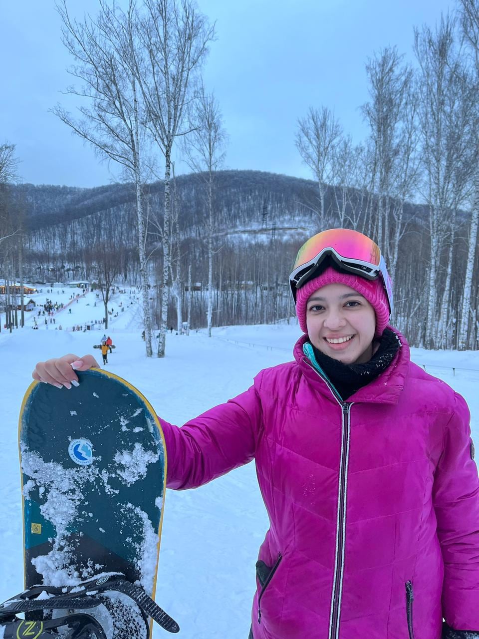 कोटेच्या 23 वर्षीय मारिया सेलेस्टे अल्वाराडो डुरानने नवीन वर्षाचा शुभारंभ केला आणि तिच्या गुडघ्यापर्यंत बर्फ पडला आणि तापमान शून्यापेक्षा 40 अंशांच्या खाली गेले जेथे ती एरोस्पेस अभियांत्रिकीचा अभ्यास करते.