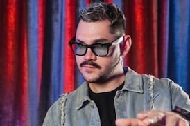 Danny CR se puso nervioso en presentación de las camisas de Saprissa y terminó haciendo algo inesperado