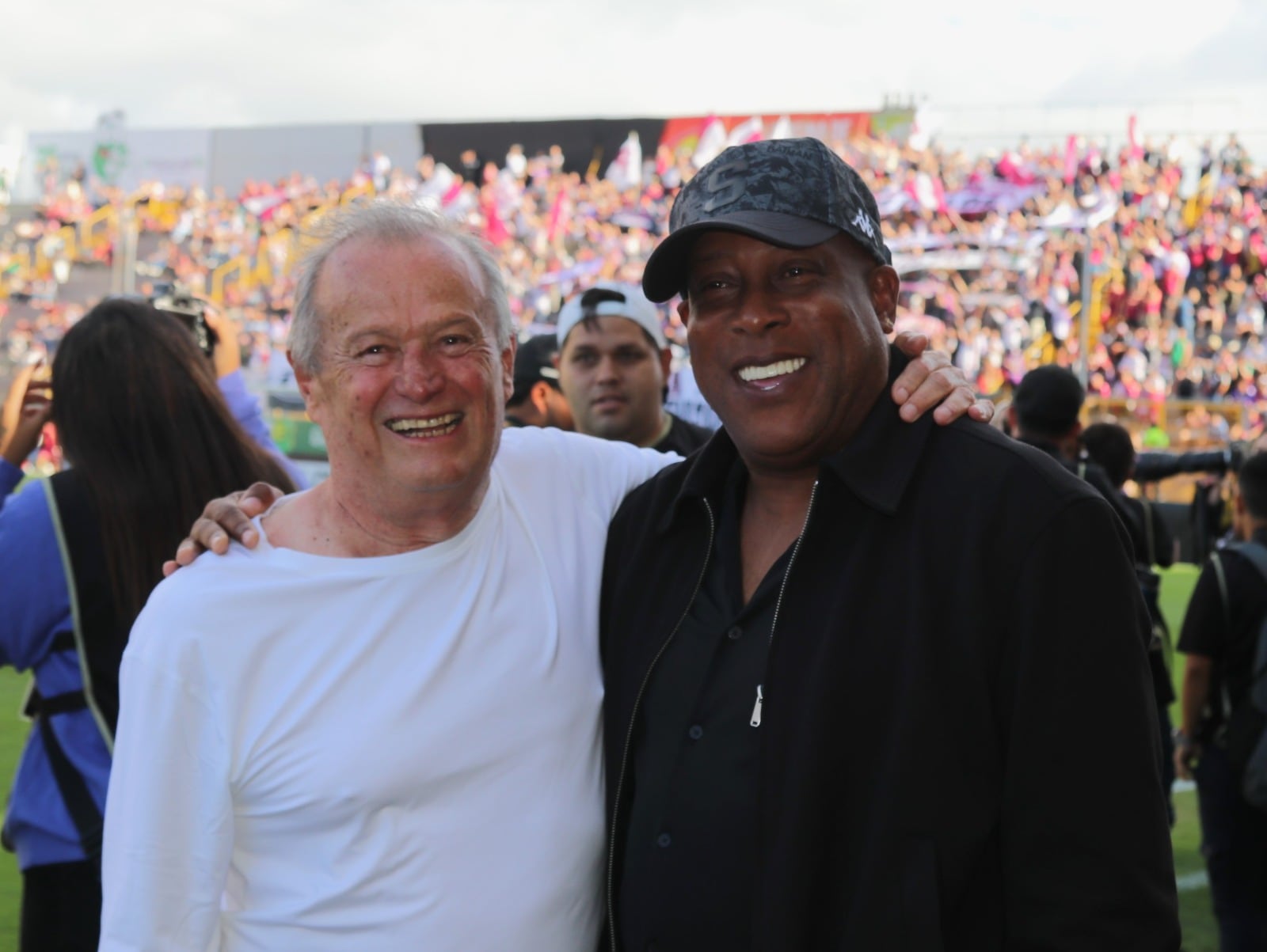 Carlos Solano debutó a Medford en primera división