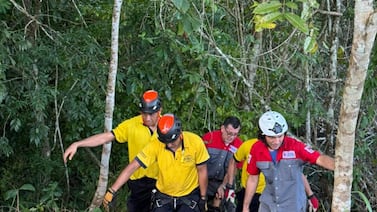 Mujer de 56 años cae a una cascada en Cóbano y es trasladada de emergencia