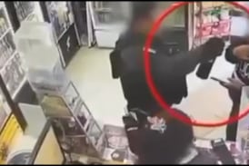 Video de oficiales tomando licor en un local de Cartago desata controversia