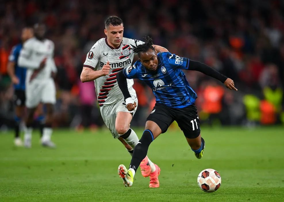 Lookman con su triplete se convirtió en la pesadilla del Bayer Leverkusen. Foto: UEFA.