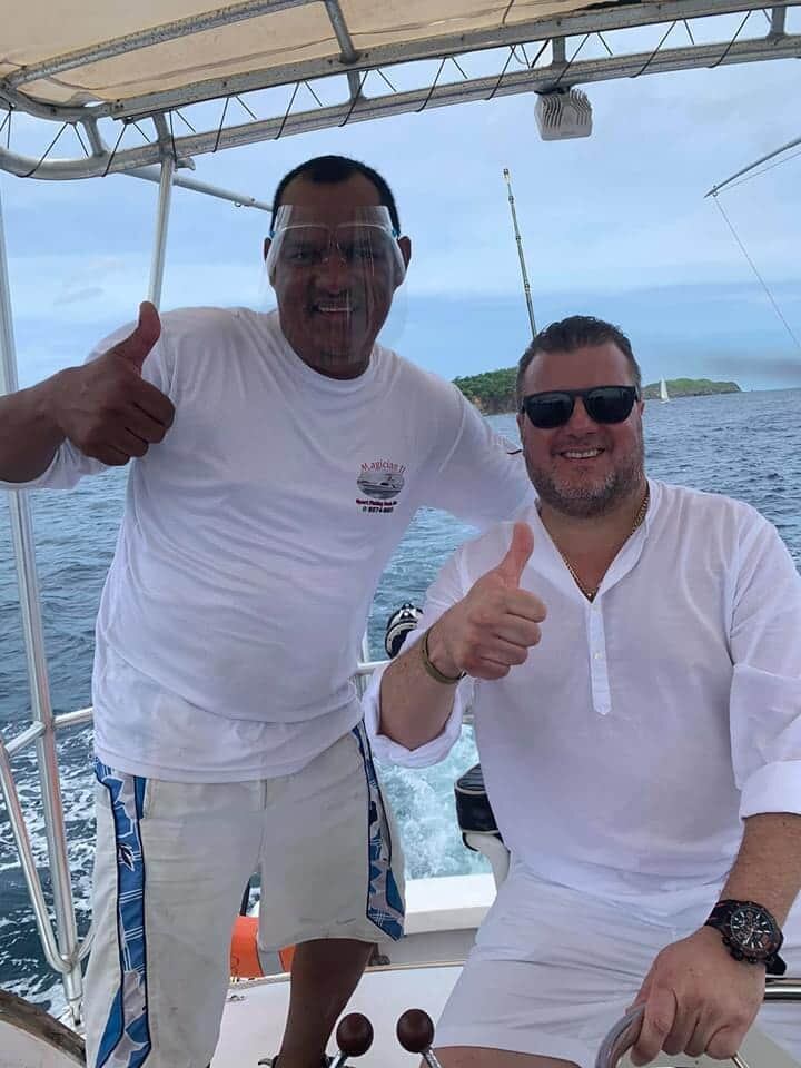 Por estas fotos el doctor, Rodrigo Marín, director de vigilancia de la Salud del ministerio de Salud, fue crucificado en redes sociales