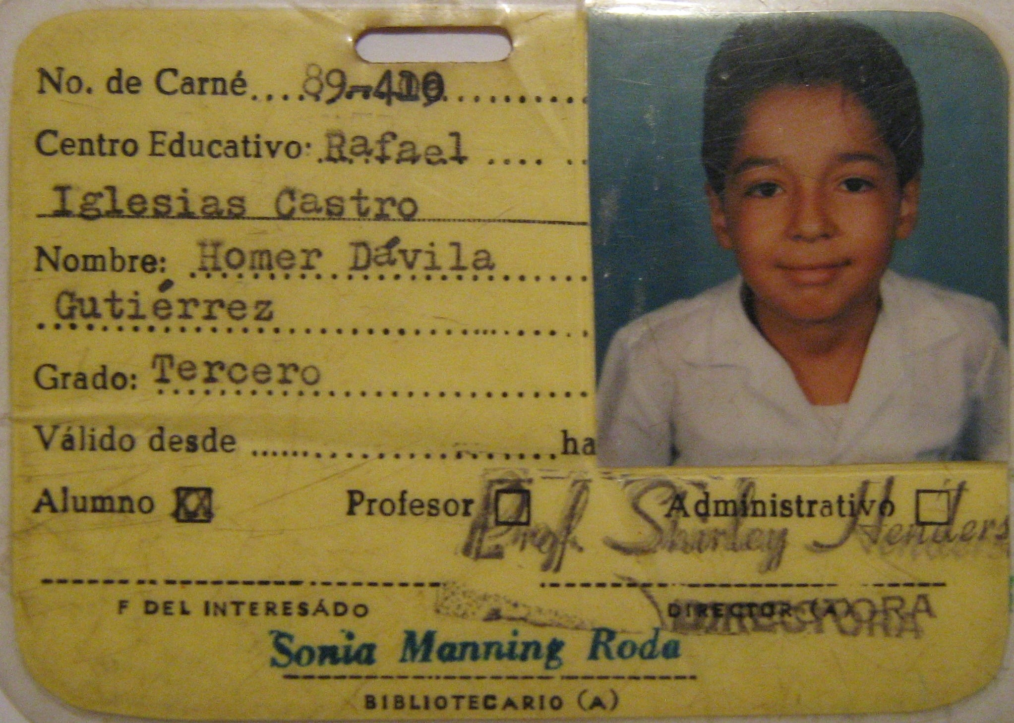 En Cieneguita de Limón, cuando Costa Rica dormía, un chiquillo se escapaba de su casa en las madrugadas para ver el cielo. Ese niño hoy es Homer Dávila Gutiérrez, tiene 45 y es el primer centroamericano en ser aceptado como miembro de la “Royal Astronomical Society” (Real Sociedad Astronómica)