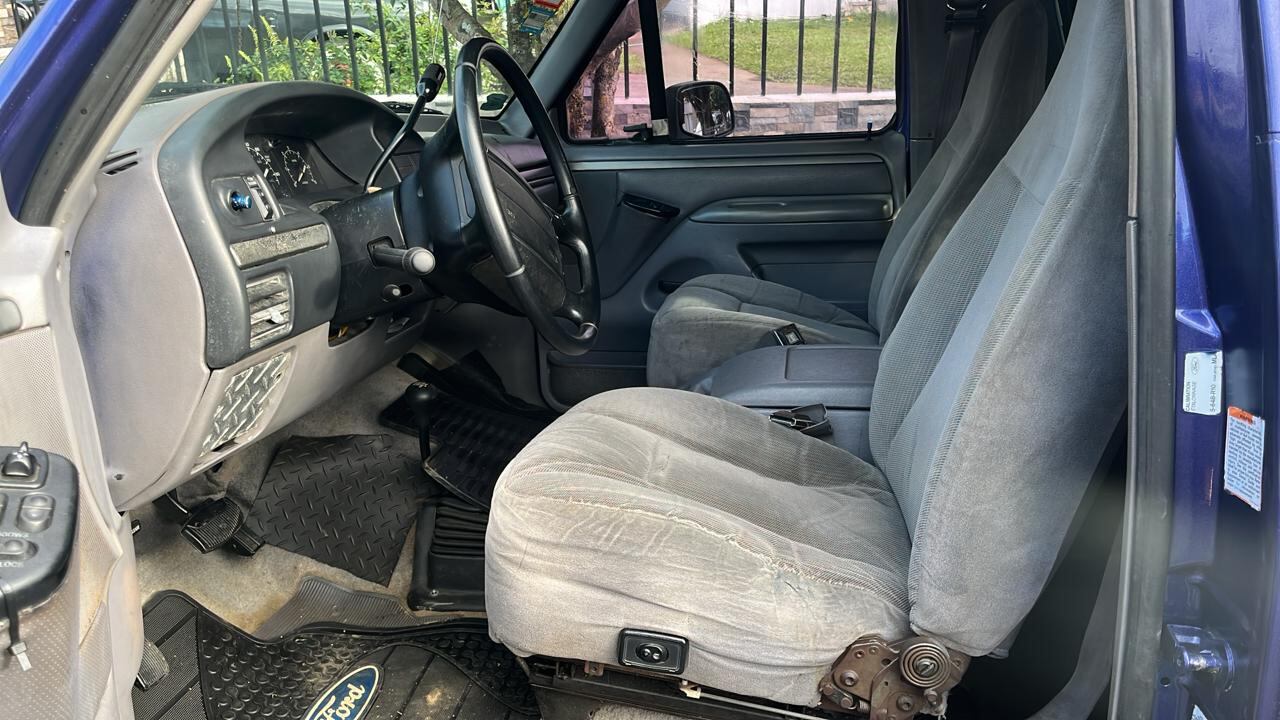 Óscar Gómez es el feliz dueño de un Ford Bronco del año 1995. Cortesía.
