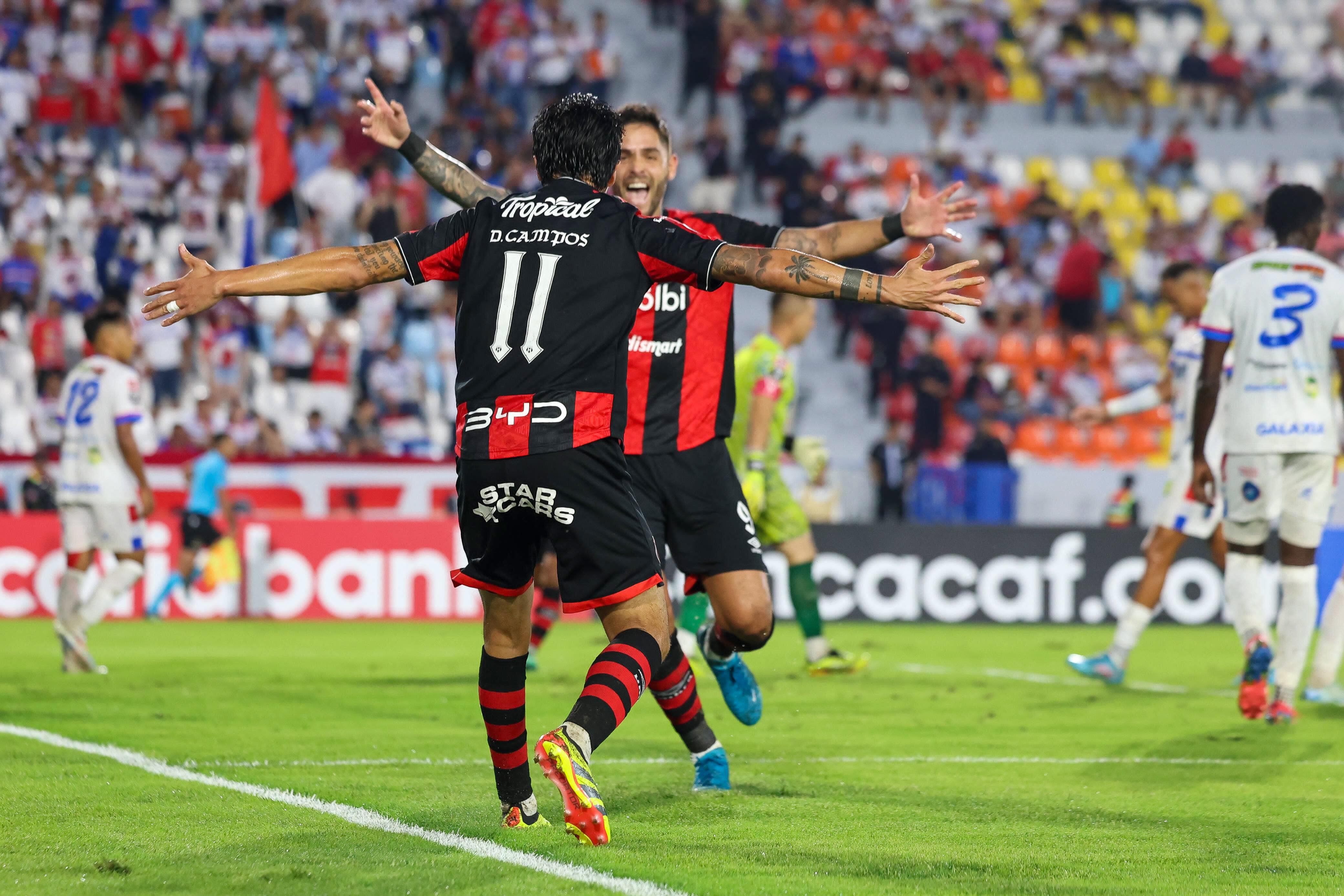 Diego Campos y Jonathan Moya anotaron en el triunfo de Liga Deportiva Alajuelense contra Firpo en El Salvador.