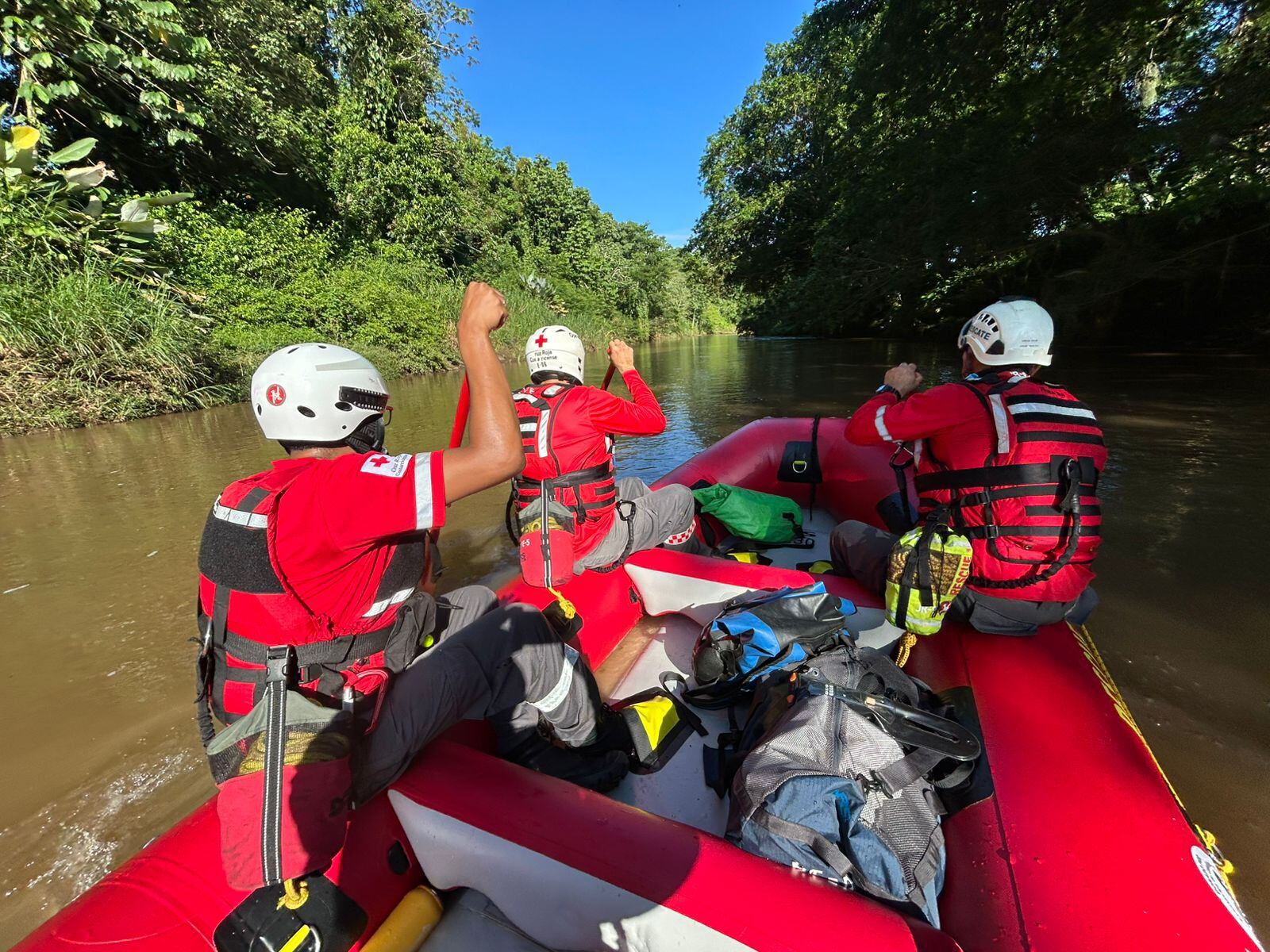 Aparece sin vida joven arrastrado por cabeza de agua en río Arenal de San Carlos
