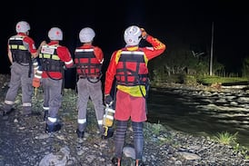 Adulto mayor quedó atrapado entre dos ríos tras crecida repentina en Limón