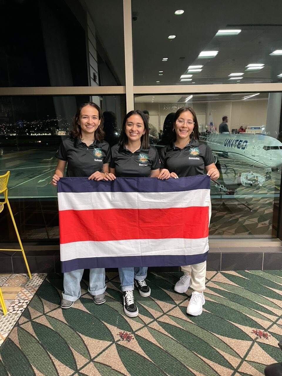 La futura ingeniera mecánica Mariana Salazar cumplirá su sueño de asistir con sus compañeros al Congreso Internacional de Astronáutica en Azerbaiyán.