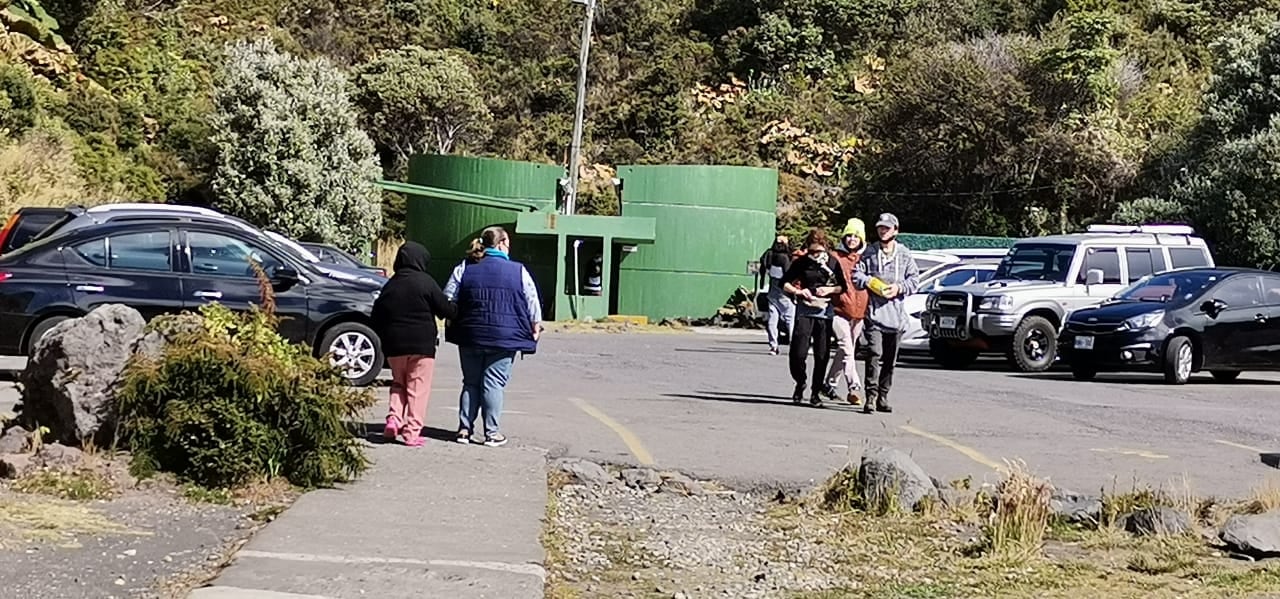 Zonas altas como el Parque Nacional Volcán Irazú han registrado temperaturas frías este inicio de año. Este 6 de enero fueron de 2,4 °C. Foto: Cortesía Dennis Chavarría R.