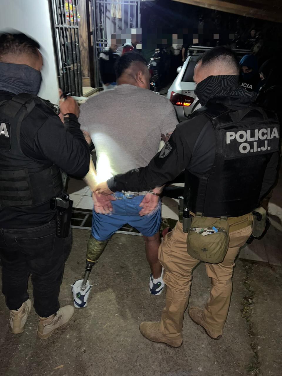 Cuatro policías y una funcionaria judicial fueron detenidos en allanamientos en Acosta  y Aserrí para desarticular grupo narco