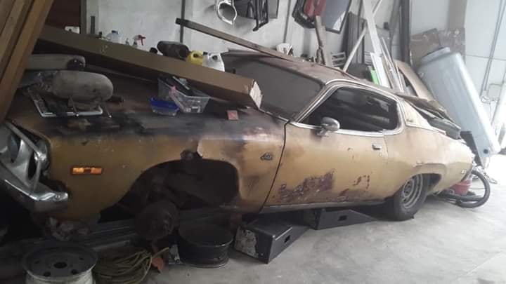 Carlos Carranza encontró un Plymouth Road Runner en total abandono y lo restauró, ahora lo tiene a la venta. Cortesía.