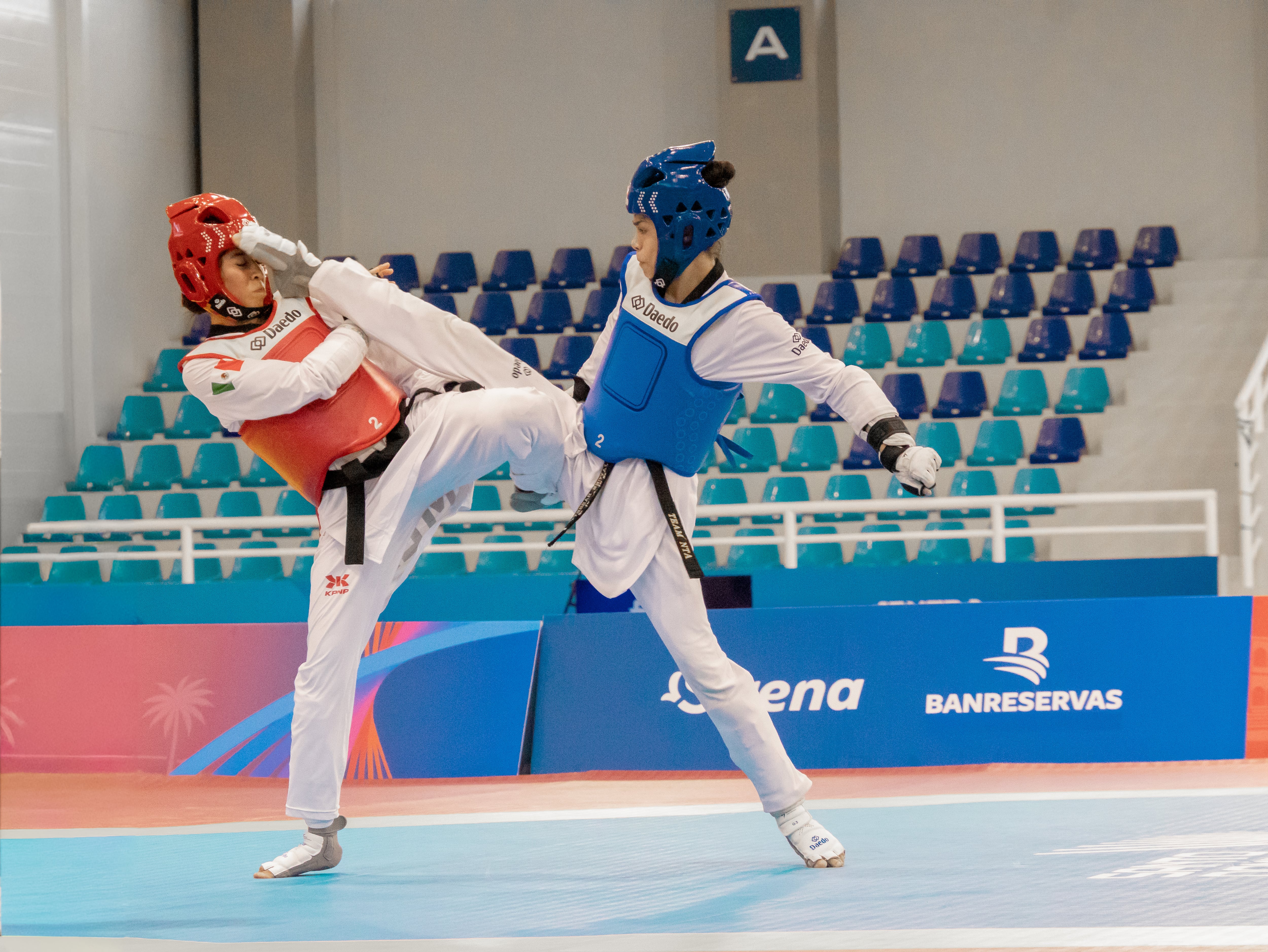 Jaycee Bassett conquista el oro en taekwondo para Costa Rica en Santo Domingo 2026