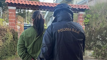 Pareja fue detenida porque, al parecer, se aprovechaba de personas que soñaban con casa o carro